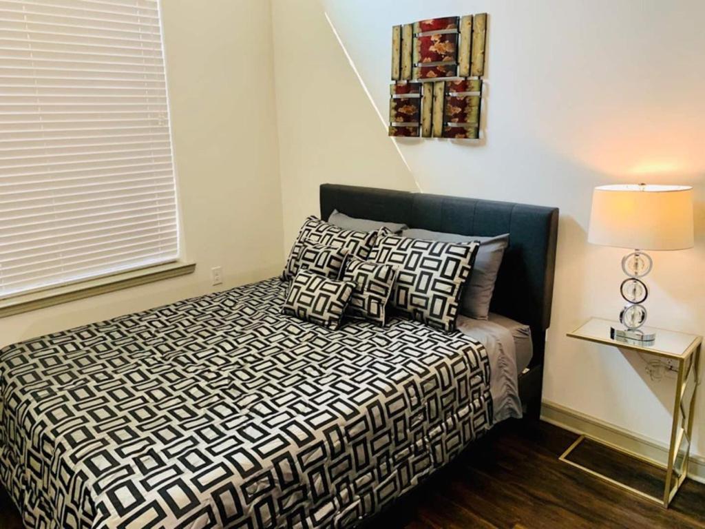 Downtown Apt Free Parking - Pool - Gym - Fully Kitchen Houston Bagian luar foto