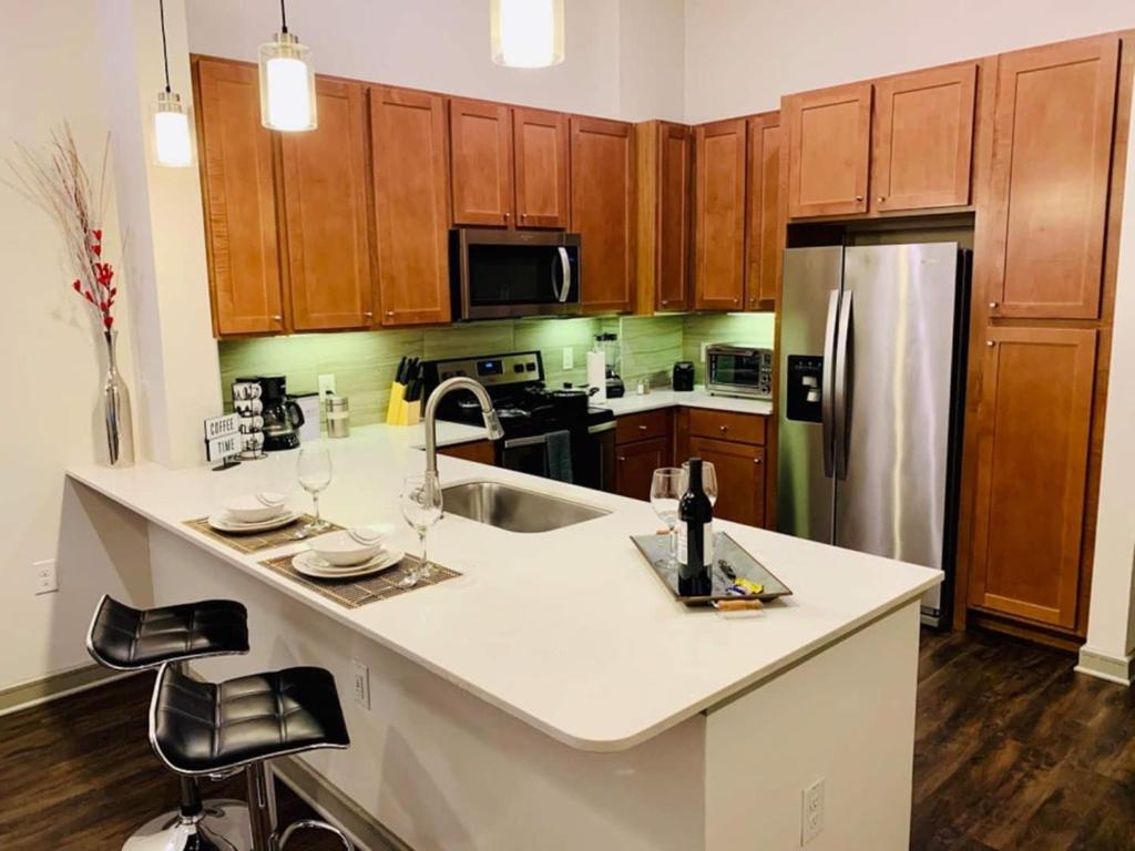 Downtown Apt Free Parking - Pool - Gym - Fully Kitchen Houston Bagian luar foto
