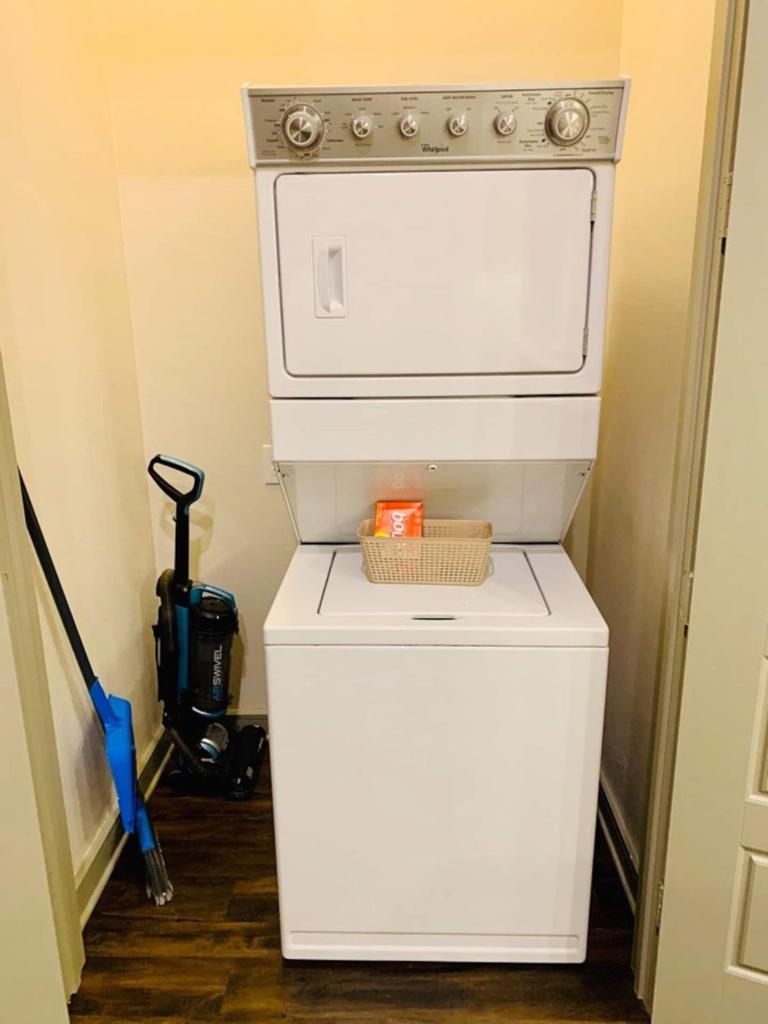 Downtown Apt Free Parking - Pool - Gym - Fully Kitchen Houston Bagian luar foto
