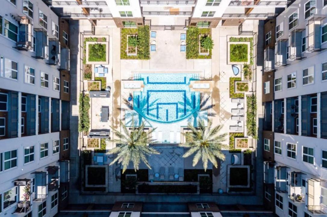 Downtown Apt Free Parking - Pool - Gym - Fully Kitchen Houston Bagian luar foto