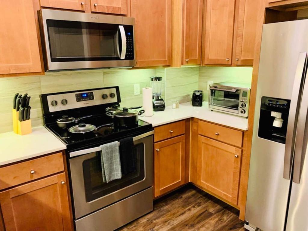 Downtown Apt Free Parking - Pool - Gym - Fully Kitchen Houston Bagian luar foto