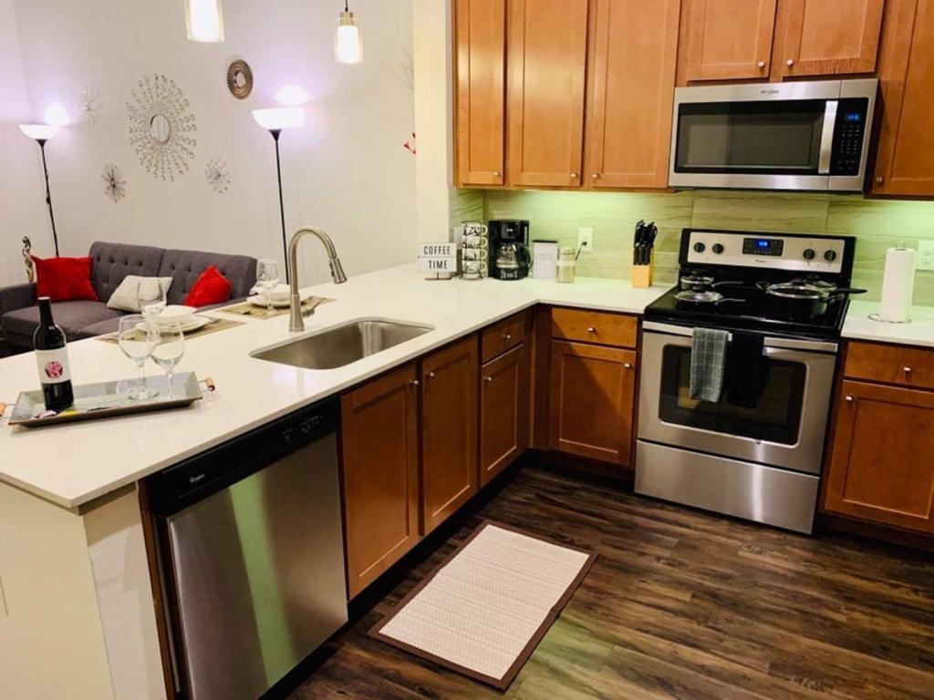 Downtown Apt Free Parking - Pool - Gym - Fully Kitchen Houston Bagian luar foto