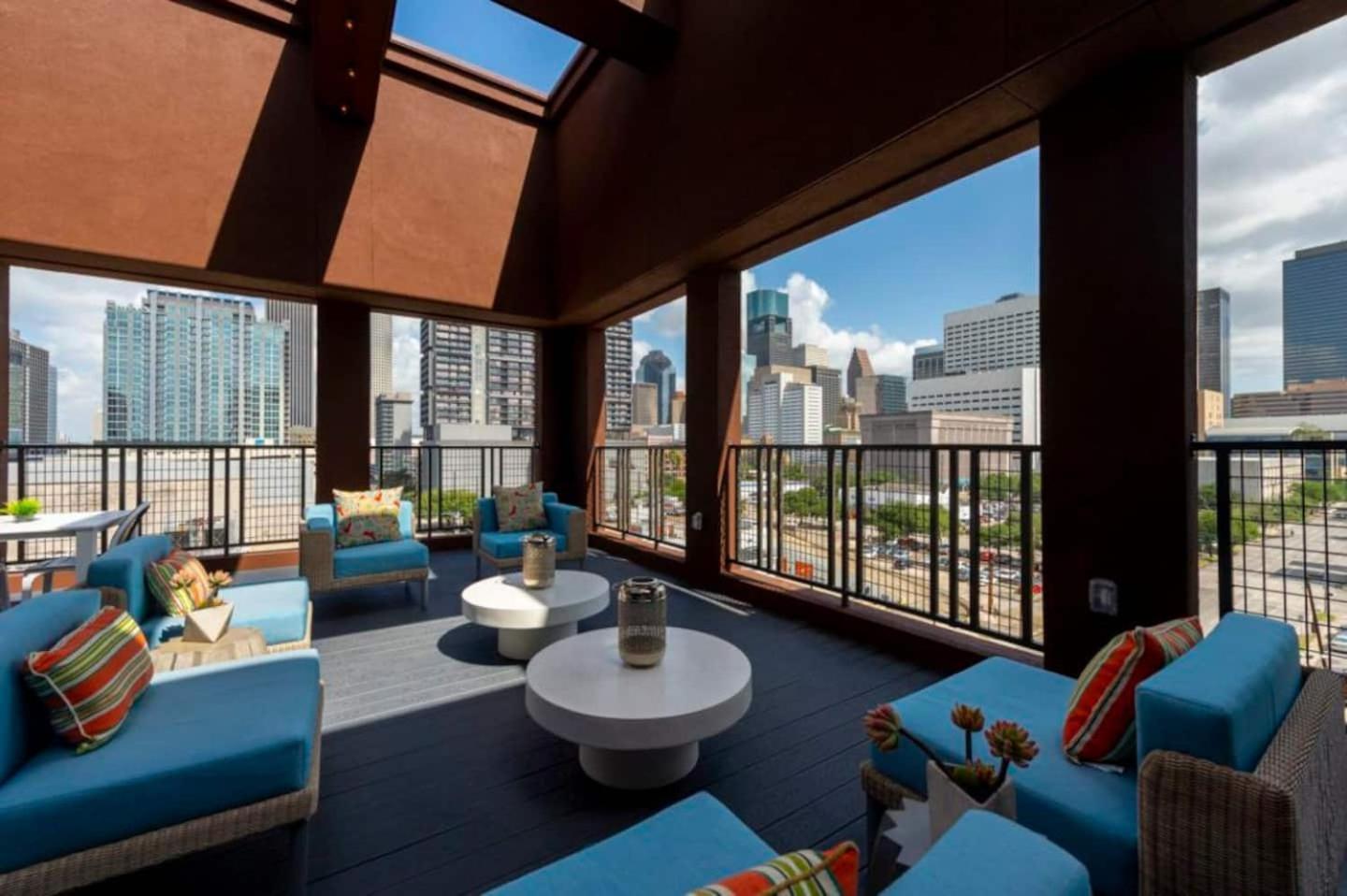 Downtown Apt Free Parking - Pool - Gym - Fully Kitchen Houston Bagian luar foto