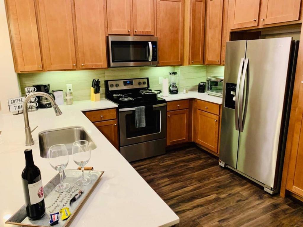 Downtown Apt Free Parking - Pool - Gym - Fully Kitchen Houston Bagian luar foto