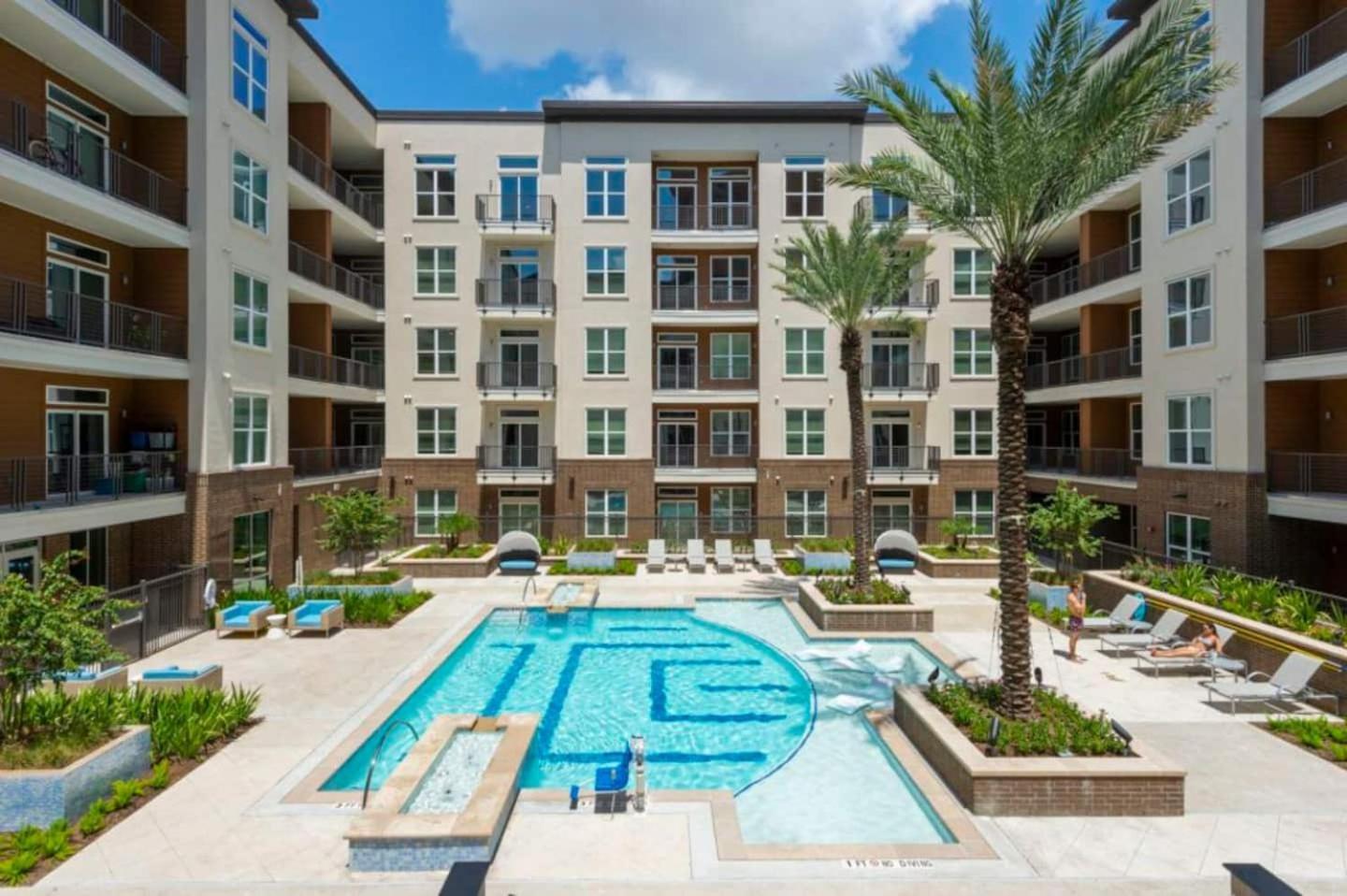 Downtown Apt Free Parking - Pool - Gym - Fully Kitchen Houston Bagian luar foto